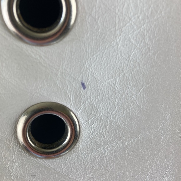 White Leather and silver grommet size medium jacket. Made in Argentina - Picture 11 of 11